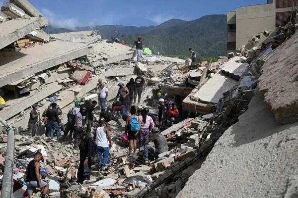 Suben a 3.889 las víctimas fatales por terremotos en Venezuela