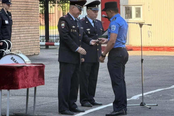 Condecoran en Rusia a teniente de la Policía de Nicaragua por excelencia académica