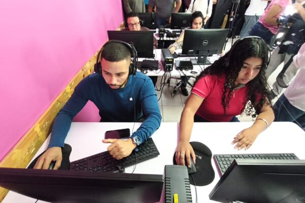 Inicia capacitación lingüística a 250 servidores públicos de todo el país