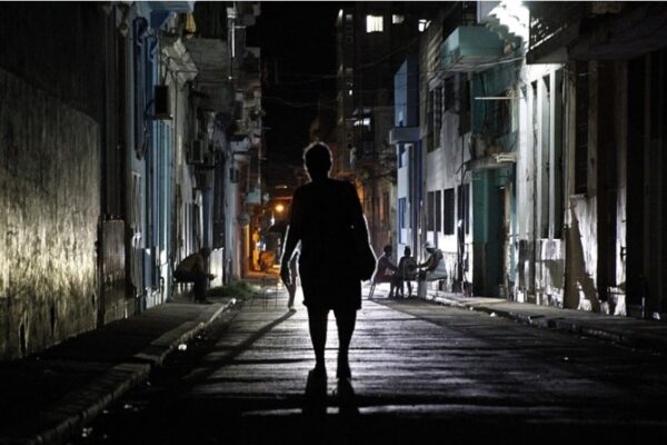 Cuba sufre un apagón eléctrico total