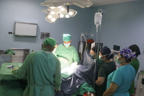 Hospital Bertha Calderón realiza jornada de cirugías mamarias y uterinas