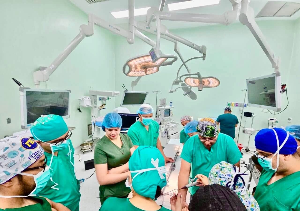 Cirugía desde el vientre materno salva el pie de un feto de 5 meses de gestación