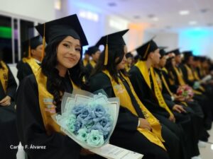 Centro Tecnológico Manuel Olivares gradúa a 302 nuevos bachilleres técnicos en contabilidad