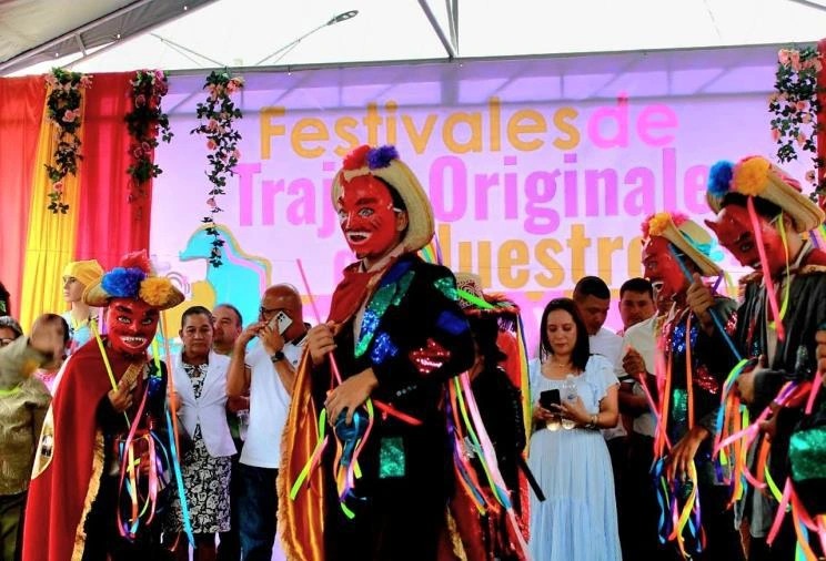 Convocan al Concurso de Trajes Nacionales del Folclore y la Tradición