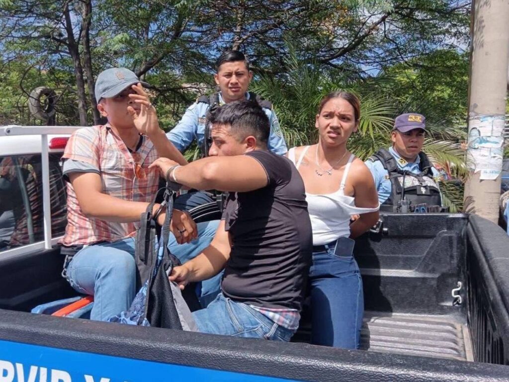 Detienen en Honduras a nicaragüense por cometer robos en el transporte público