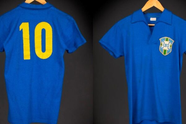 La camiseta de Pelé de la final de la Copa Mundial de 1958 se subasta por 4.88 millones de dólares