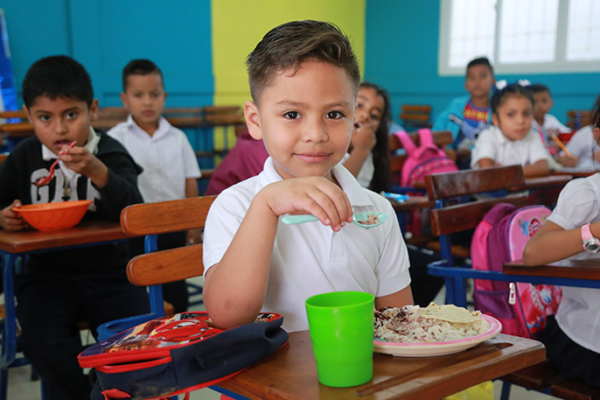 Merienda Escolar contribuye en el buen rendimiento de los estudiantes en 10 mil escuelas