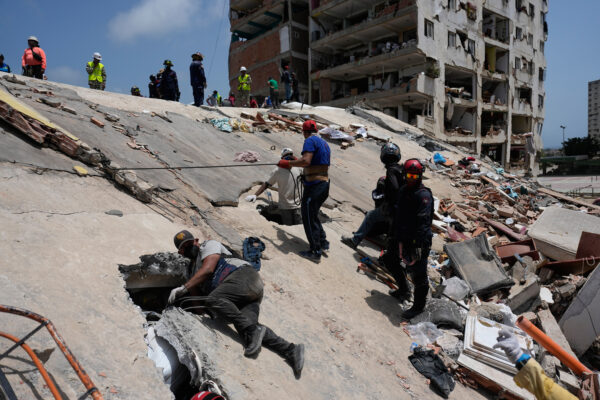 Sube a 5.208 el saldo mortal de los terremotos de junio en Venezuela