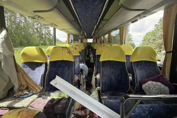 Varios muertos y decenas de heridos por un ataque de Ucrania contra un autobús de pasajeros en Rusia