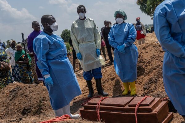 El ébola deja casi 1.000 muertos en la República Democrática del Congo