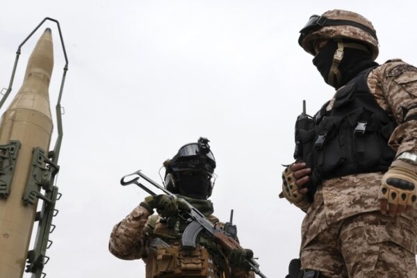 Irán amenaza con una operación que provocaría “duelo nacional” en EEUU
