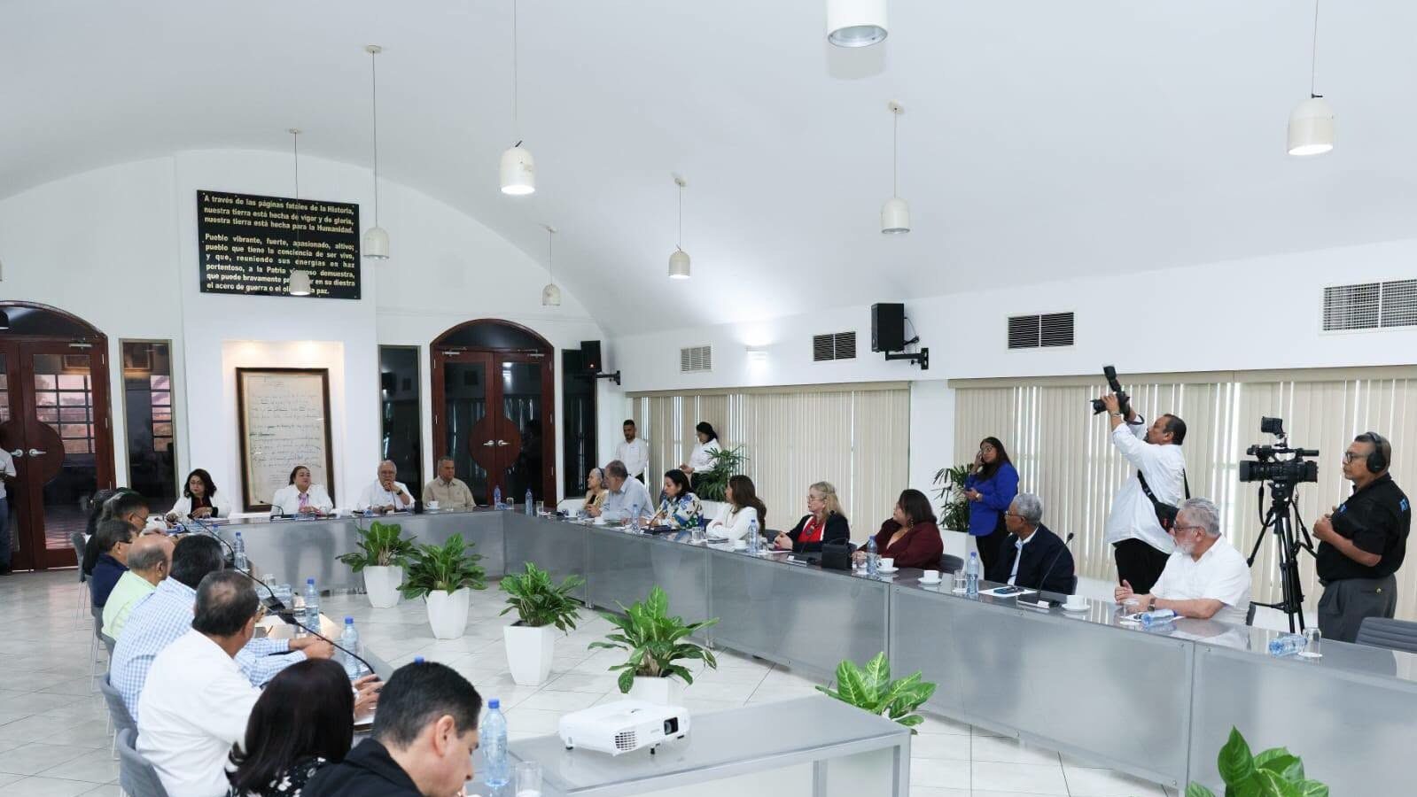 CSE y Parlamento inician proceso para reformas electorales que consolidan democracia y soberanía