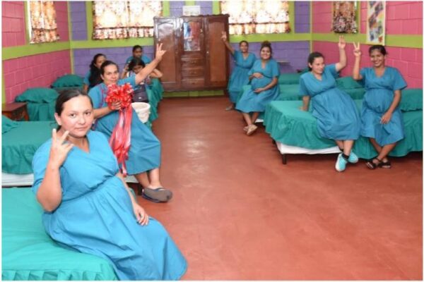 Nicaragua reduce a 33 % la mortalidad materna en lo que va de 2026