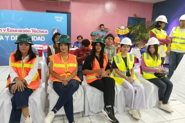 Centros Tecnológicos conmemoran el Día del Estudiante con actividades y reconocimientos a jóvenes destacados
