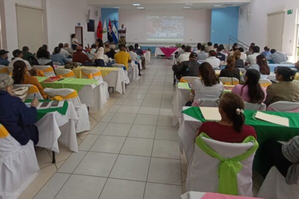 Más de 100 especialistas y líderes comunitarios participan en foro de vigilancia e higiene del agua potable