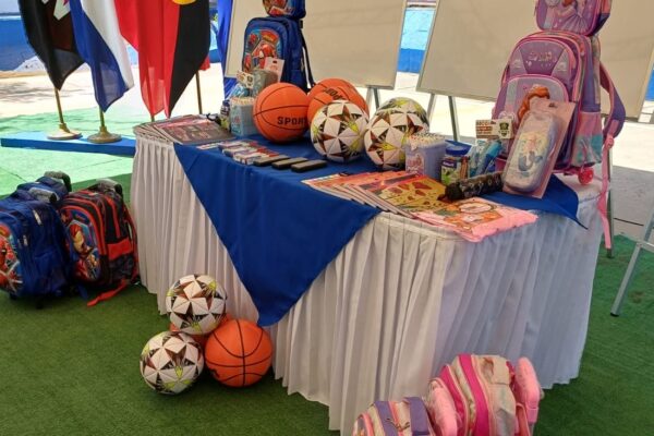 Empresa china entrega donación educativa a centro escolar de Managua
