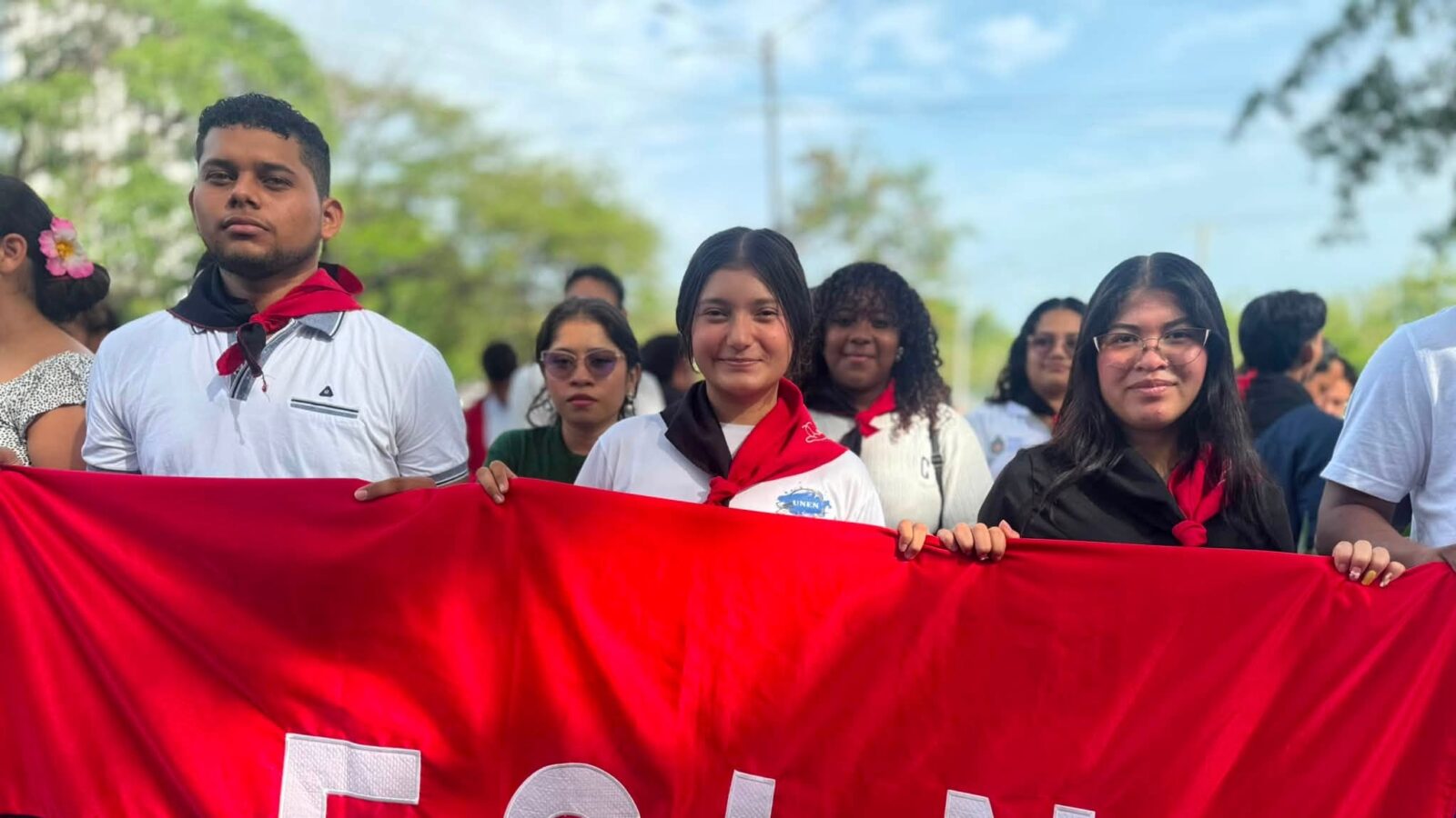 Estudiantes nicaragüenses celebran su día recibiendo 30 mil militancias sandinistas