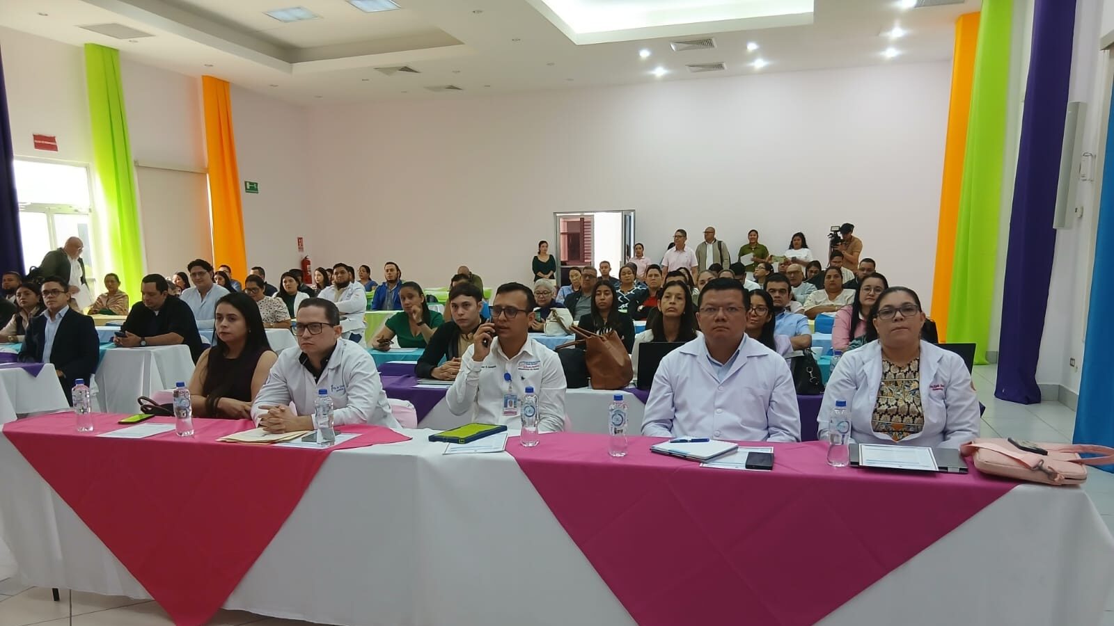 Minsa desarrolla feria científica e intercambio de conocimientos médicos