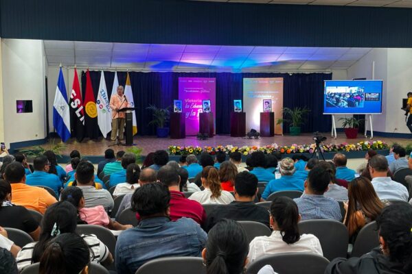 Sistema Educativo Nacional certifica a más de 60 mil docentes en historia e identidad