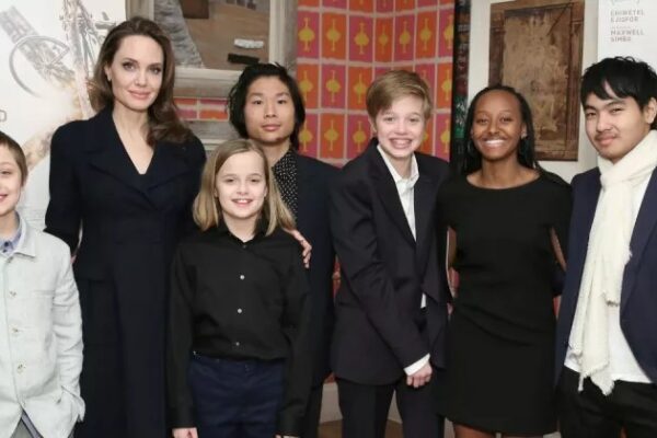 La inesperada reacción de Angelina Jolie a la decisión de sus hijos de quitarse el apellido de Brad Pitt