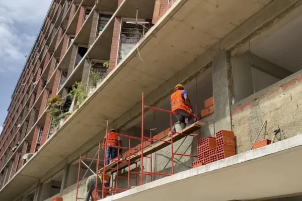 Más de 8.000 estructuras inspeccionadas a un mes del doble terremoto en Venezuela