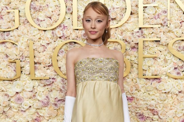 Ariana Grande va tras quienes filtraron sus canciones inéditas
