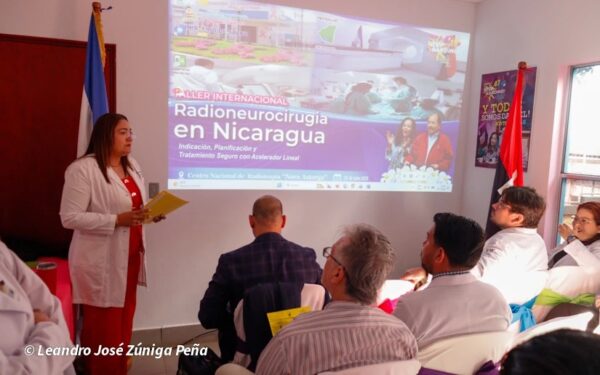 Especialistas de México y Nicaragua intercambian experiencias en taller de radiocirugía