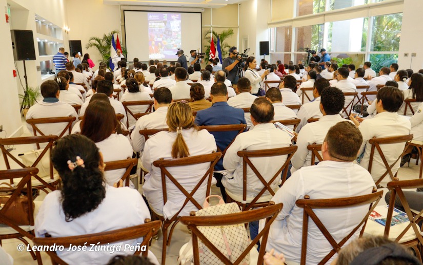Especialistas internacionales comparten avances en cirugía de epilepsia y radioneurocirugía en Nicaragua