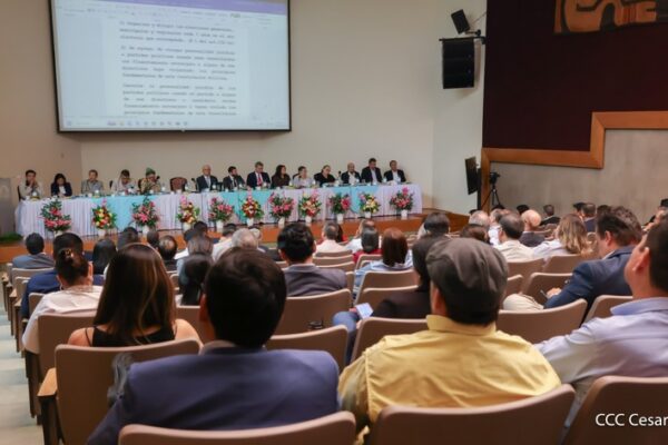 Exponen a inversionistas y empresarios la conceptualización de la reforma constitucional