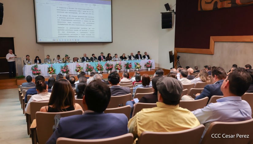 Exponen a inversionistas y empresarios la conceptualizacion de la reforma constitucional