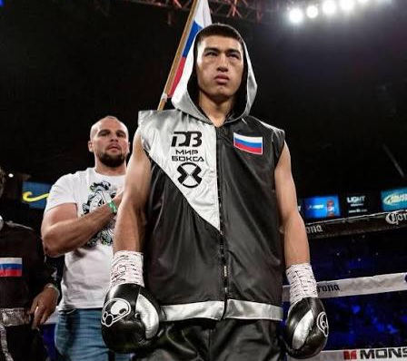 El boxeo ruso regresa al escenario mundial con bandera e himno nacionales