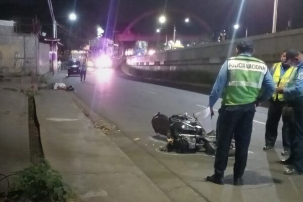 Motorizado se estrella y pierde la vida en Rubenia