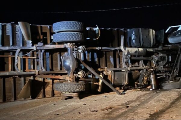 Tres víctimas fatales y cuatro lesionados deja colisión entre un camión y camioneta en Matagalpa