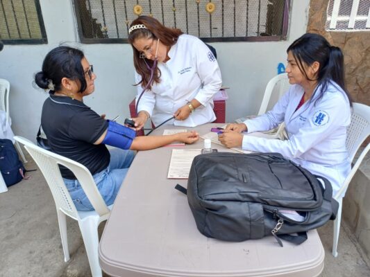 Jornada médica especializada acerca servicios a las familias del Barrio Edgar Munguía