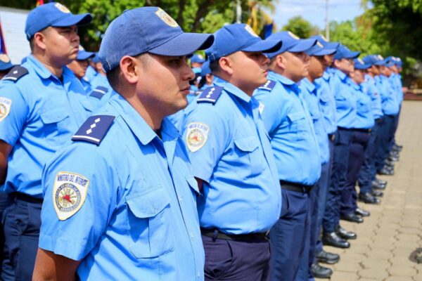 Bomberos Unidos fortalecen sus habilidades con nuevos cursos de especialización