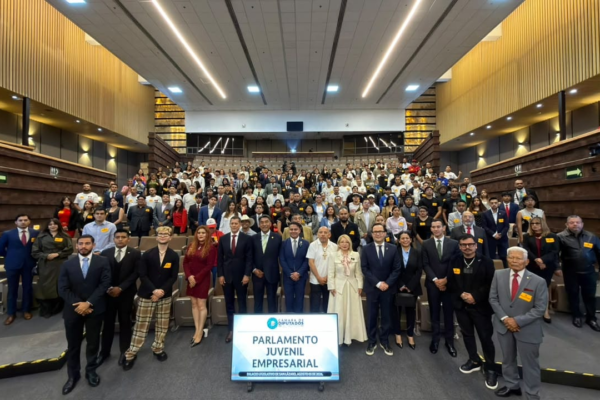Embajador de Nicaragua en Parlamento Juvenil Empresarial de México