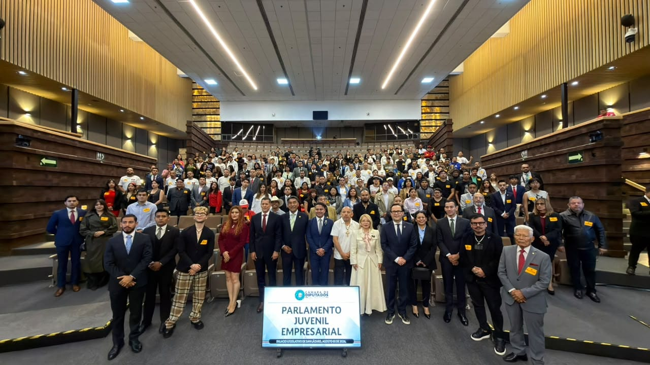 Embajador de Nicaragua en Parlamento Juvenil Empresarial de México