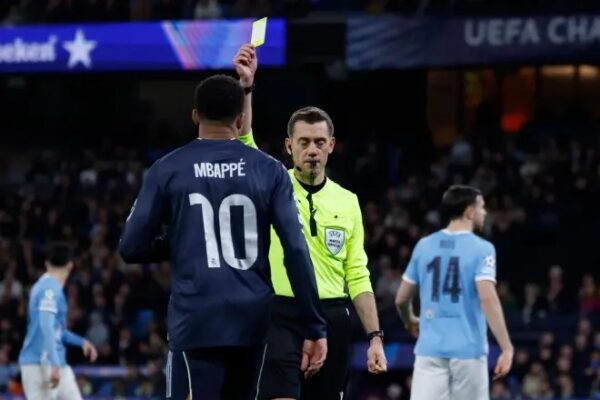 La UEFA cambia el ciclo de amarillas en las competiciones europeas