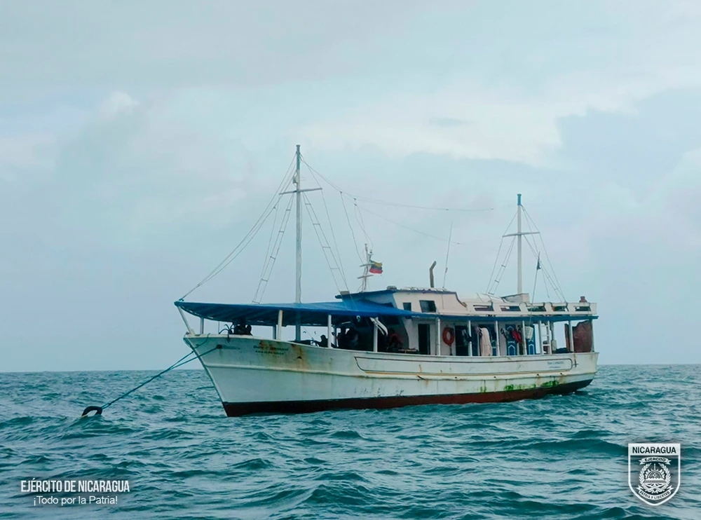 Rescatan a ocho venezolanos cuya embarcación quedó a la deriva en aguas nicaragüenses