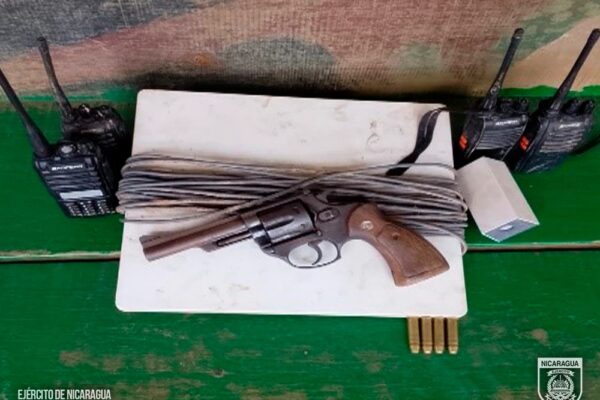 Operativos militares en Río San Juan dejan 24 retenidos e incautación de armas y equipos mineros