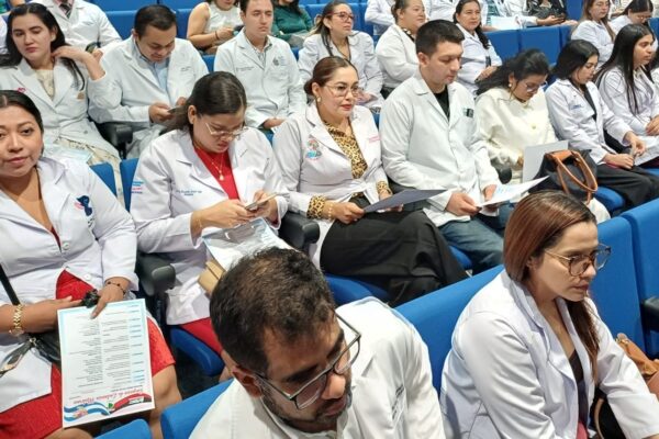 Especialistas actualizan conocimientos sobre la importancia de la lactancia materna