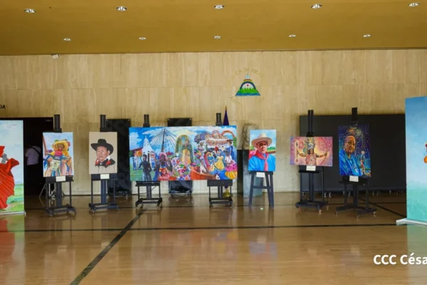 Exposición en Managua destaca a personajes de las fiestas de Santo Domingo