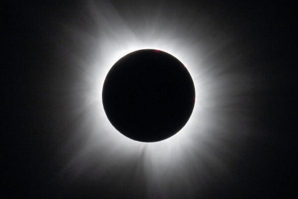 Cómo y dónde ver el próximo eclipse solar total