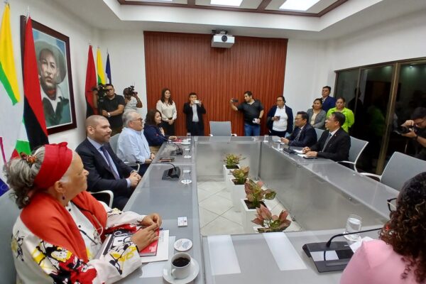 Reafirman amistad y cooperación en encuentro entre Embajador de Myanmar y Parlamento