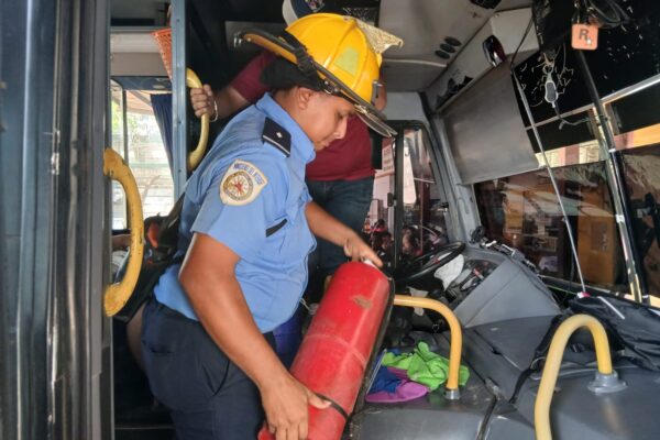Bomberos inspeccionan tramos, vías de evacuación y terminal de buses del Mercado Mayoreo