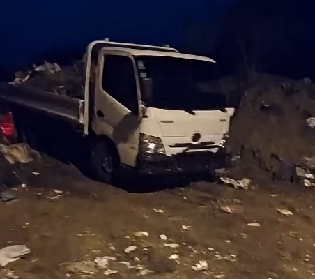 Escondió la placa para botar basura en la noche, pero la Alcaldía de Managua lo atrapó infraganti