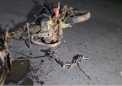 Accidente múltiple en El Crucero deja un motociclista muerto y tres heridos