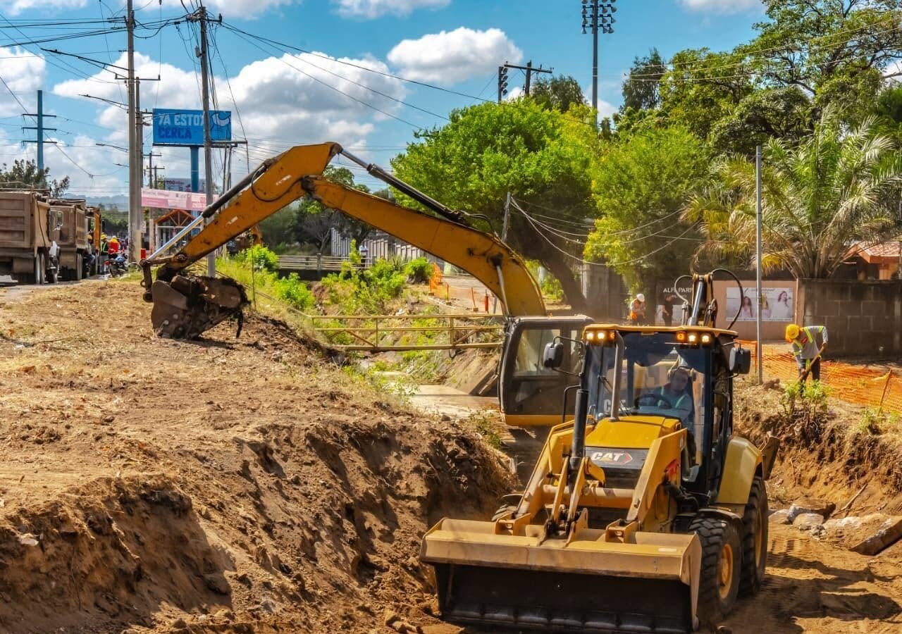 Tráfico en la Rotonda El Periodista se reducirá a un carril por trabajos en el nuevo paso a desnivel