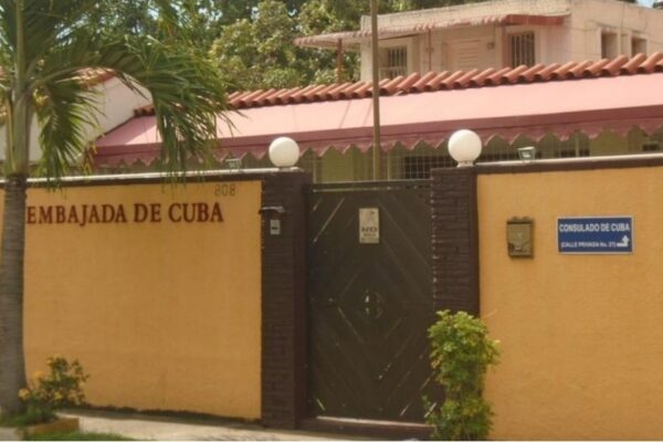 Cuba denuncia expulsión de 10 diplomáticos en República Dominicana
