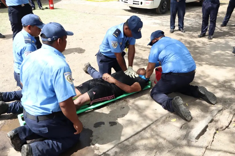 Capacitan a bomberos del país en técnicas de rescate en situaciones de multiamenazas